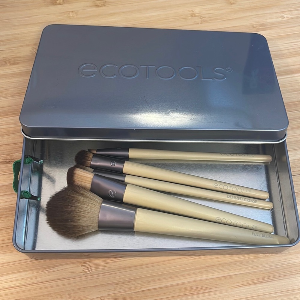 EcoTools start the day beautifully makeup brush kit and storage tin